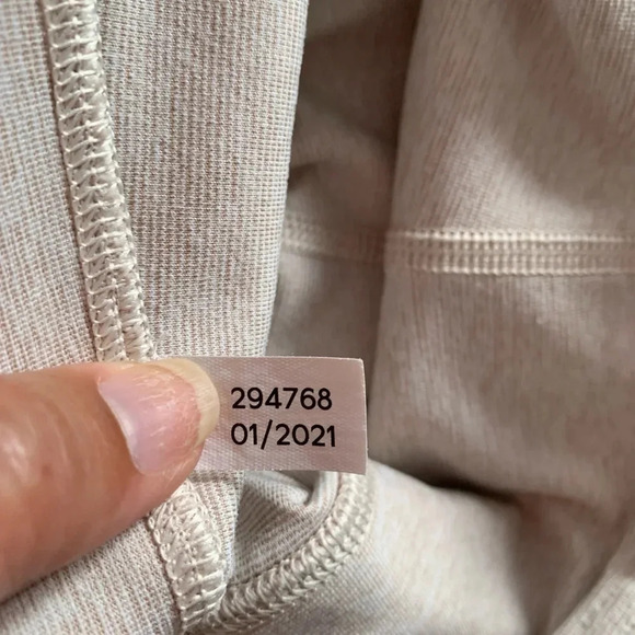 Outdoor Voices 7/8 Dipped Warmup Leggings Size Small Oatmeal, Moss and Fog - Picture 4 of 11